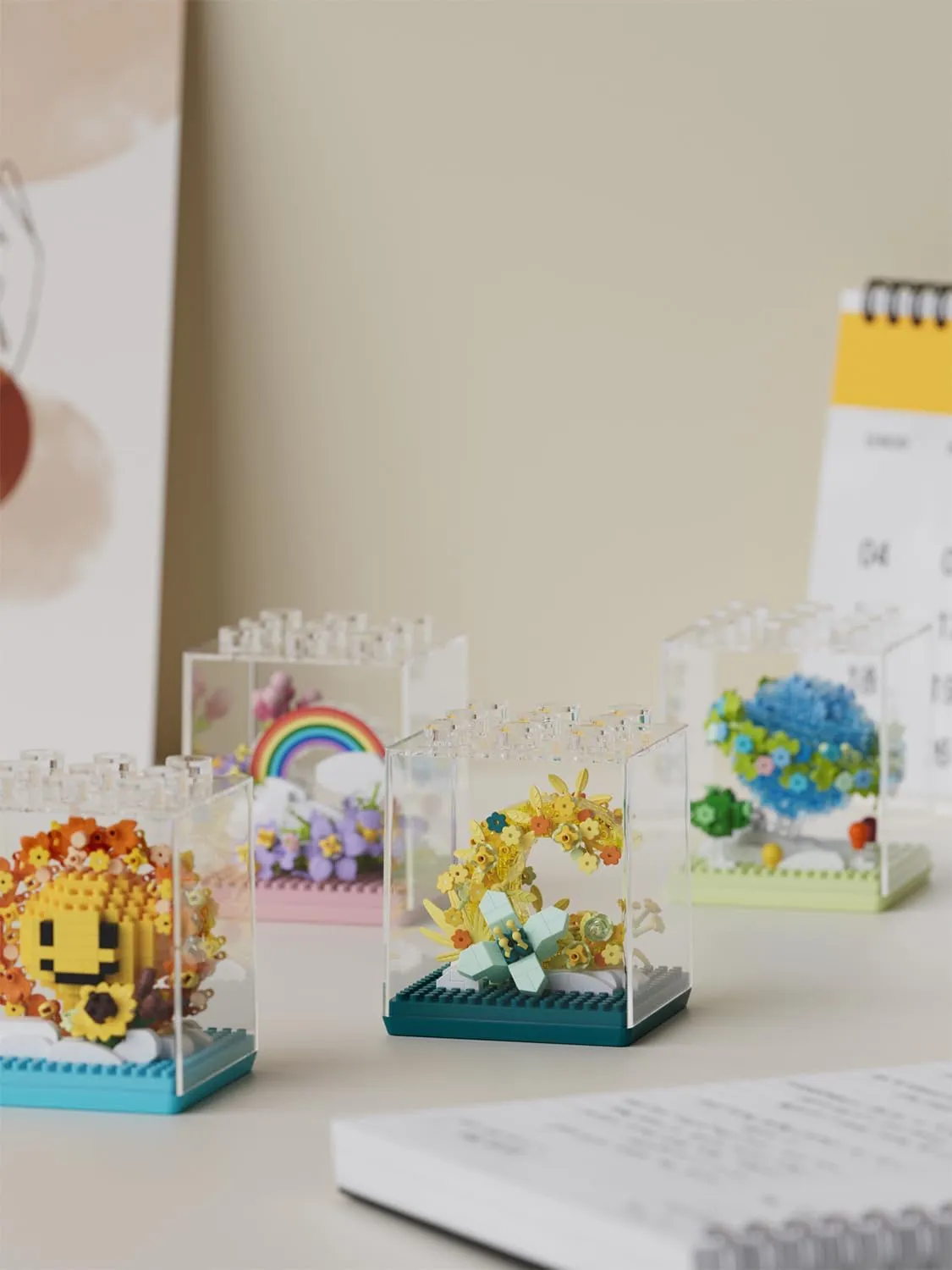 Cute 4SET DIY Mini Flower Plant Building Blocks Toy - Creative Botanical Collection for Kids and Adults Home and Collection Art Home Office Decor