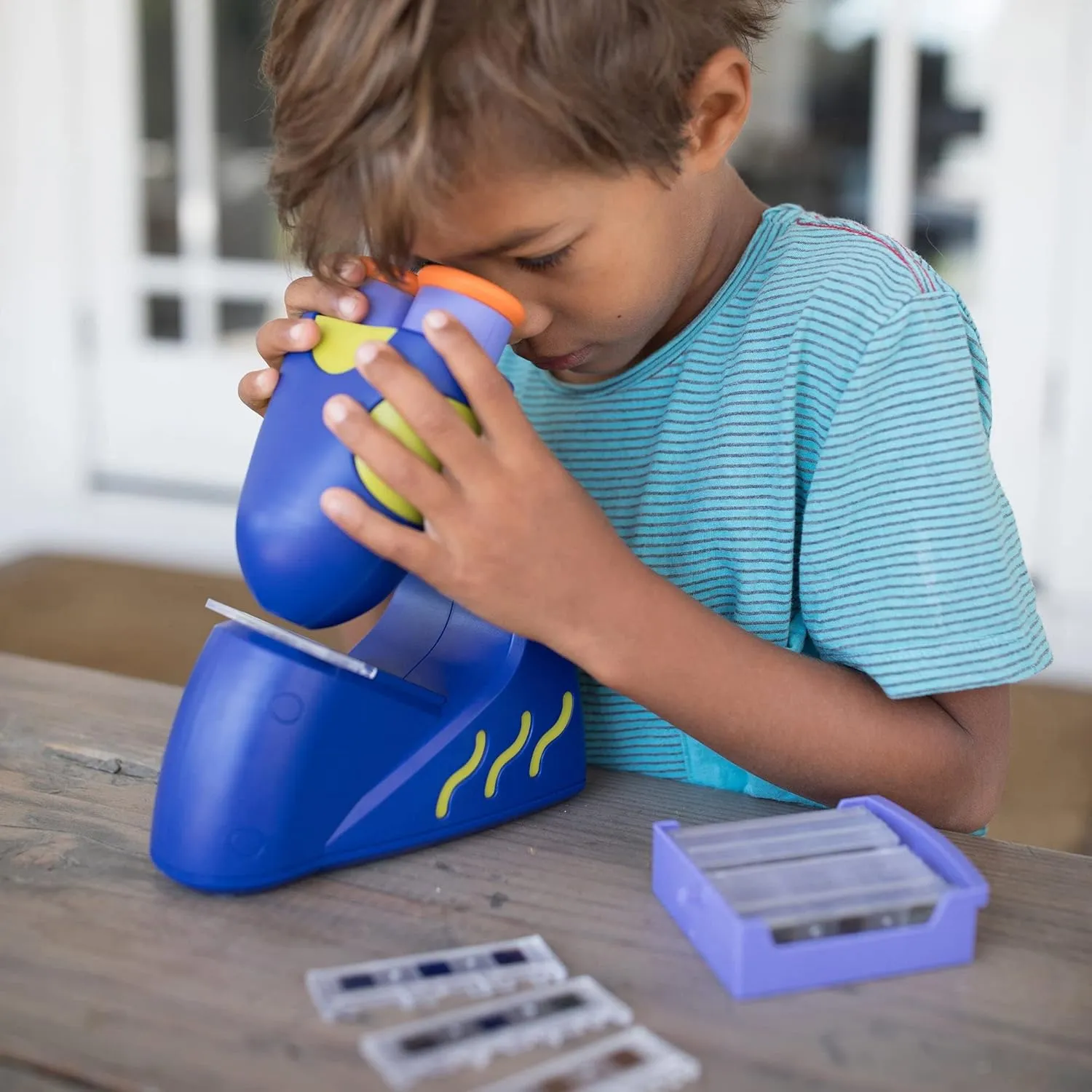 Educational Insights GeoSafari Jr. Talking Microscope Featuring Bindi Irwin: Microscope for Kids, STEM & Science Toy, Interactive Learning, Ages 3 