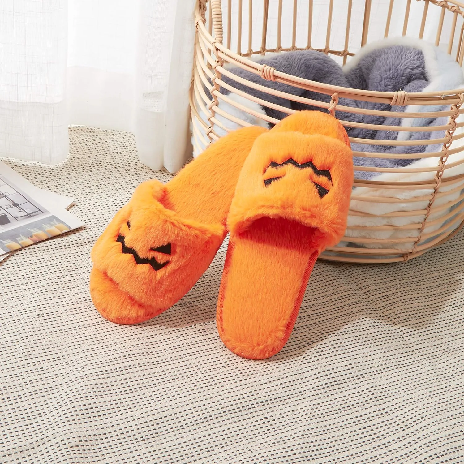 Halloween Slippers Pumpkin Slippers Women Cartoon Furry Face House Shoes Memory Foam Non-slip Rubber Sole Soft Slip Home Shoes Indoor and Outdoor Halloween Gifts for Girls Ladies