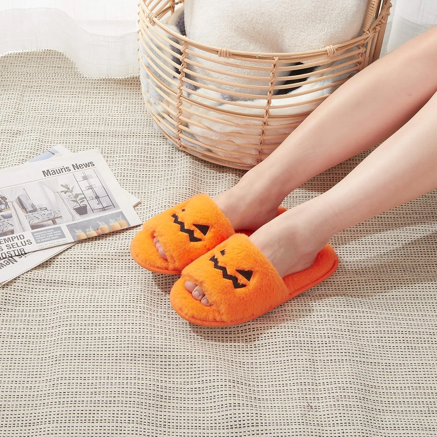 Halloween Slippers Pumpkin Slippers Women Cartoon Furry Face House Shoes Memory Foam Non-slip Rubber Sole Soft Slip Home Shoes Indoor and Outdoor Halloween Gifts for Girls Ladies