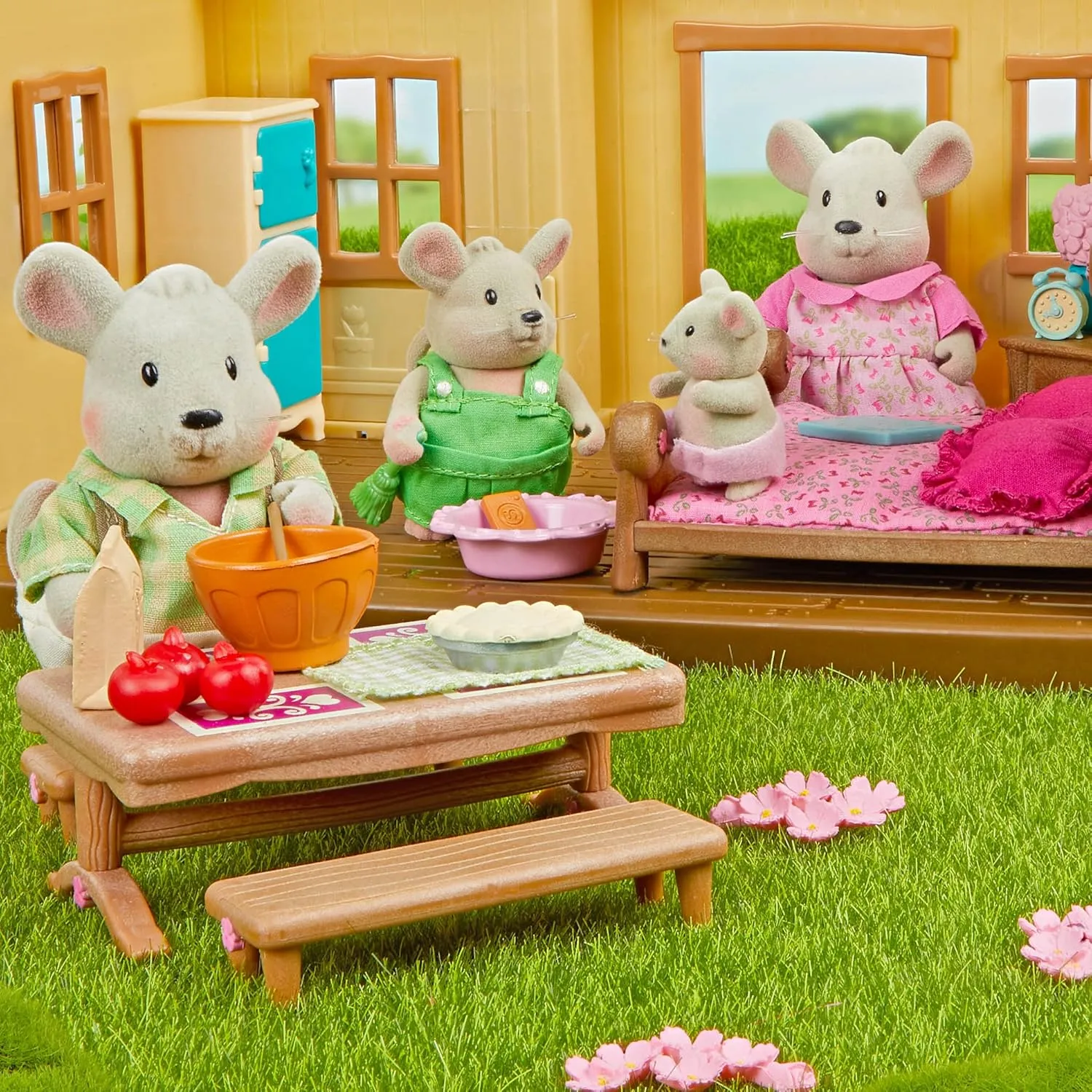 Li'l Woodzeez Lil Woodzeez – Bedroom & Dining Playset with 2 Characters – Dollhouse Furniture Set – Toy Bedroom & Kitchen Playset – Animal Figurines – Kids 3 Years  