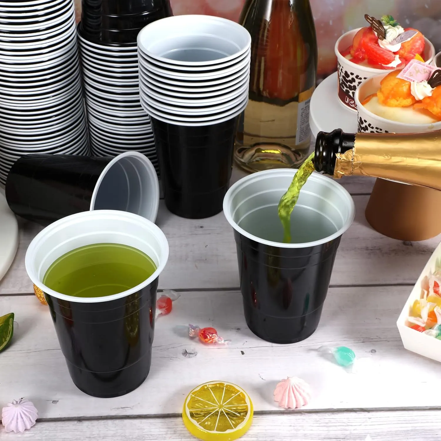 Lounsweer 100 Pack 16 Ounce Plastic Party Cups Disposable Heavy Duty Drinking Water Cups for Wedding New Year Baby Shower Festival Picnics Barbecues Supplies(Black, White)