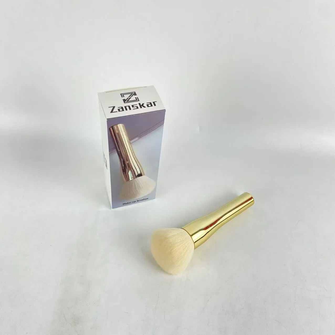 Make-up brushes,Large Foundation Brush, Blush Brush, Makeup Brush, Perfect Mix of Liquid, Cream and Flawless Powder, Concealer, Beauty Makeup Tool (Rose gold,black)
