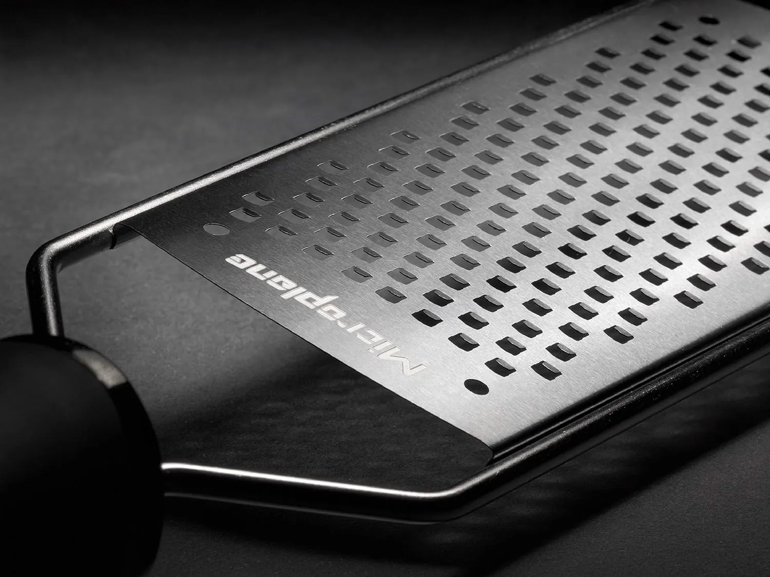 Microplane Gourmet Series Cheese Grater (Coarse, Red)