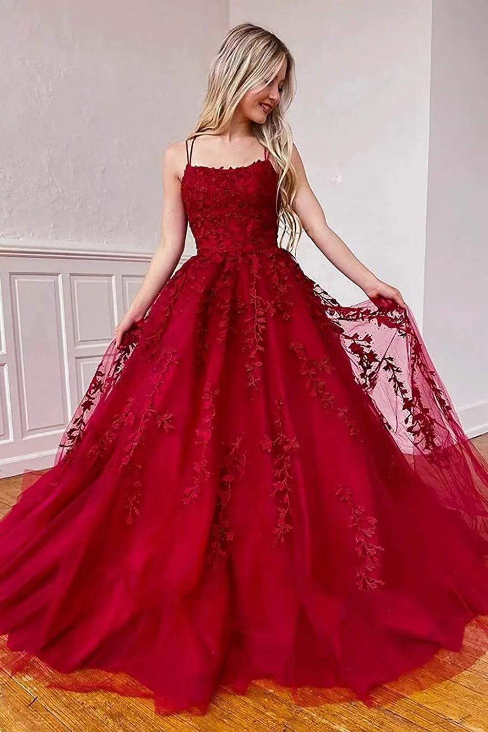 Tulle Spaghetti Straps Prom Dresses Long Lace Appliques Ball Gowns for Women