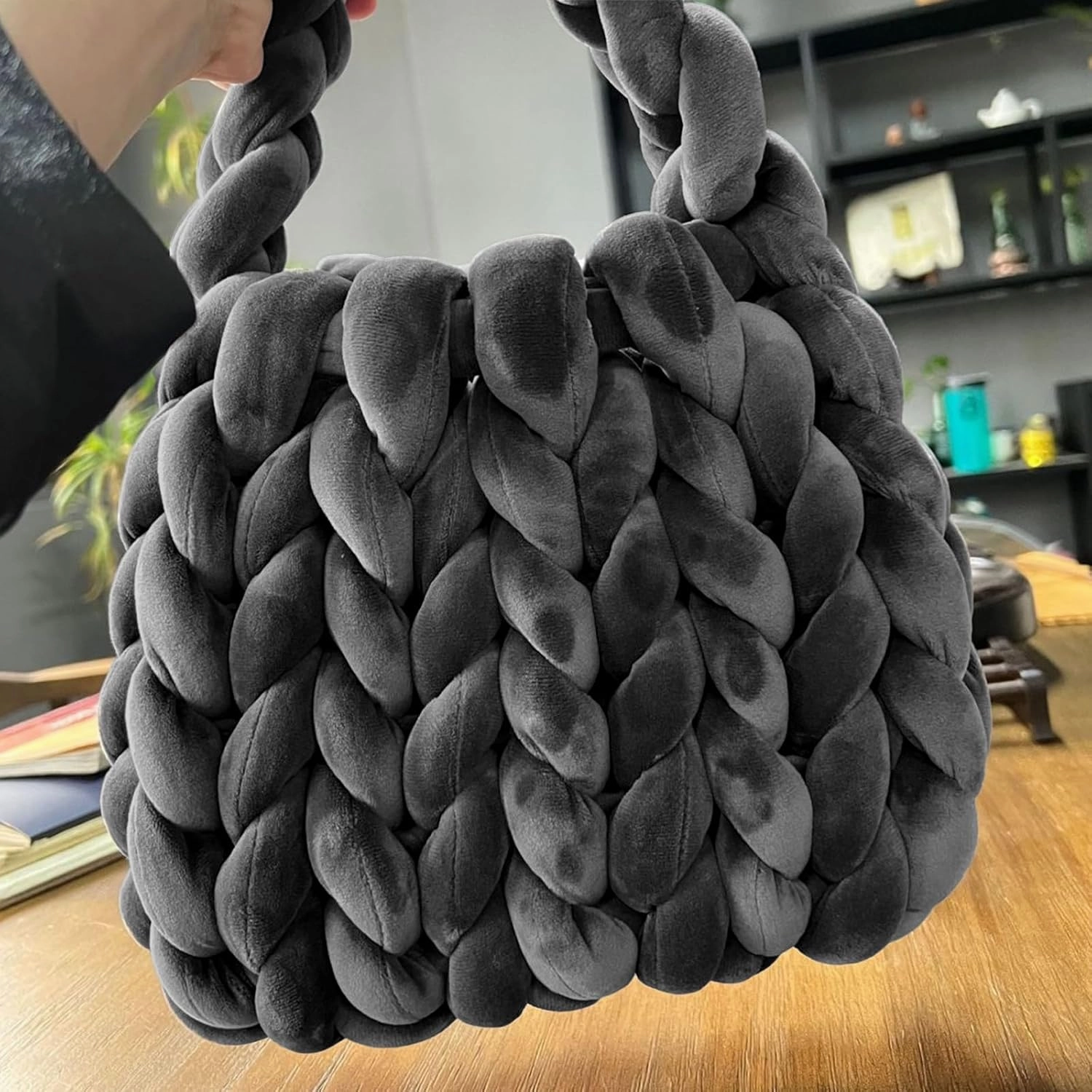 Velvet Chunky Yarn Bulky Giant Arm Knitting Yarn, Super Soft Jumbo Tube Weight, Fluffy DIY Crochet Hand Making Washable for Blanket, Pet Bed, Rugs Pillow(2.2lb-Black)