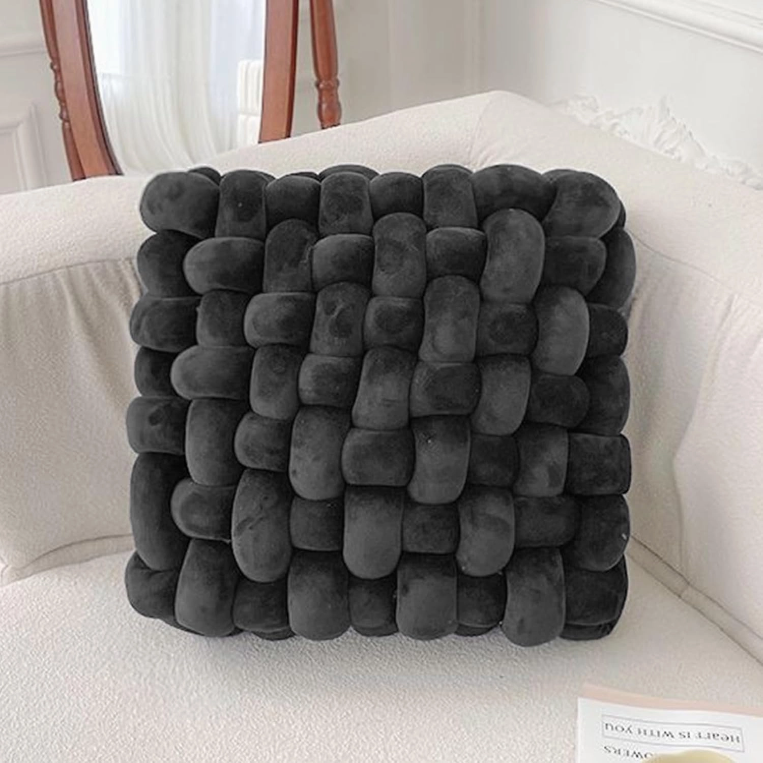 Velvet Chunky Yarn Bulky Giant Arm Knitting Yarn, Super Soft Jumbo Tube Weight, Fluffy DIY Crochet Hand Making Washable for Blanket, Pet Bed, Rugs Pillow(2.2lb-Black)